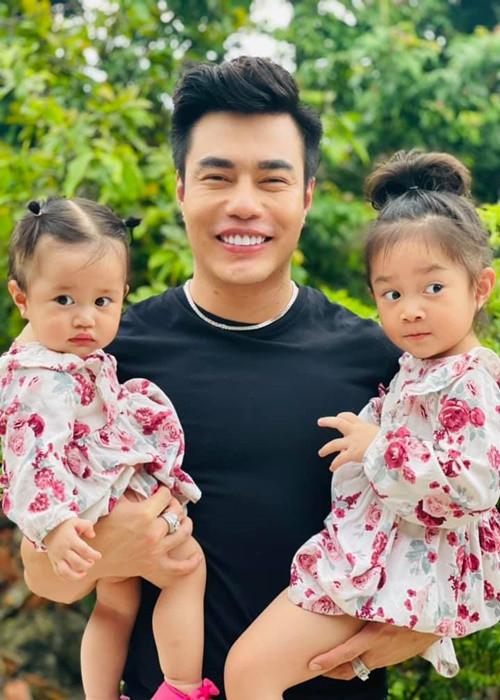 Lê Dương Bảo Lâm là diễn viên hài có tổ ấm hạnh phúc nhất nhì của showbiz Việt. Bà xã của anh - Quỳnh Quỳnh đã hạ sinh cho nam diễn viên hai cô con gái.