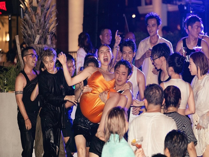 Ông xã Hari Won bày tỏ: "Tui không biết tối qua tui về phòng bằng cách nào luôn. Hôm qua là ai chứ không phải tui nha. Có đạp có níu có xé ai thì tha thứ cho tui. Lúc đó ai nhập chứ không phải tui nha. Đi xa lắm rồi". Ảnh: Vietnamnet