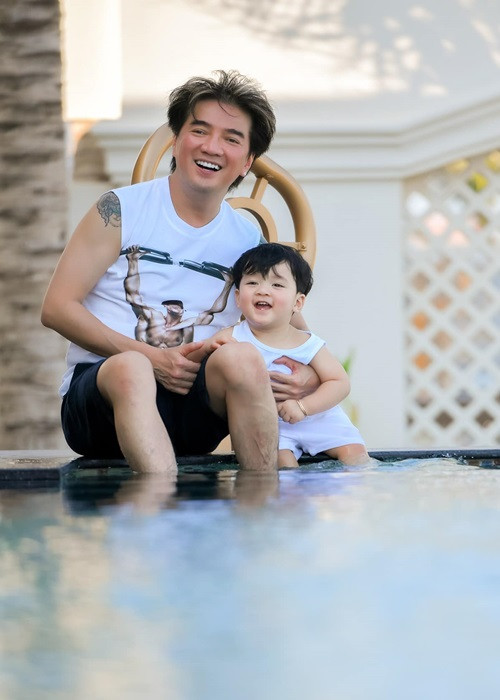 Sau khi công khai con trai Polo Huỳnh, Đàm Vĩnh Hưng liên tục chia sẻ hình ảnh thiên thần nhỏ của mình.