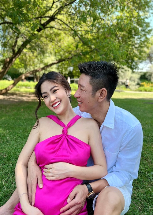 Á hậu Diễm Trang phải tạm thời gác công việc sang một bên vì mang bầu quá nghén.