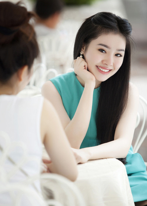 Hot girl Kim Ngân từng thừa nhận hẹn hò Vĩnh Thụy vào cuối năm 2013. Ảnh: Khám phá