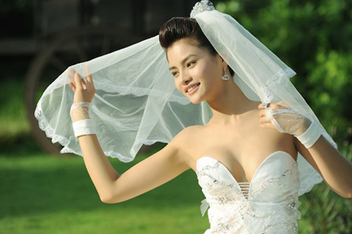 Mới đây, Vũ Thu Phương trở thành tâm điểm của dư luận vì lời qua tiếng lại với "nữ hoàng nội y" Ngọc Trinh. Trong khi Ngọc Trinh chưa lên xe hoa, Vũ Thu Phương đang có tổ ấm hạnh phúc. Ảnh: VTC