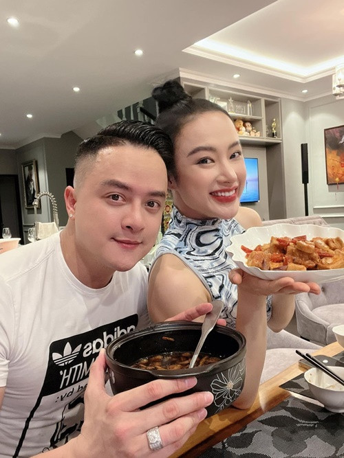 “Bà mẹ nhí” cho biết, cô vẫn thần tượng, quan tâm đến cuộc sống của Cao Thái Sơn như tri kỷ. Ảnh: FB Cao Thái Sơn.