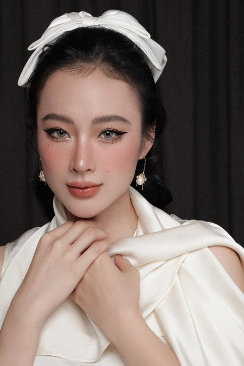Angela Phương Trinh vừa phủ nhận tin đồn có con. Ảnh: FB Angela Phương Trinh.