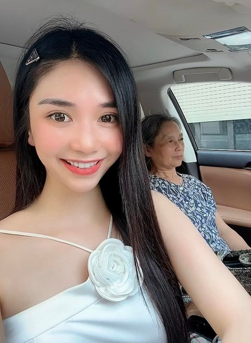 Khi siêu bão Yagi đổ bộ, mẹ của diễn viên Thanh Bi ở nhà một mình. Ảnh: FB Thanh Bi.