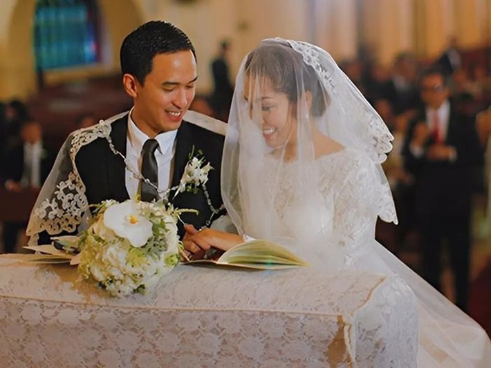 Tất cả khách mời tham dự đám cưới Tăng Thanh Hà - Louis Nguyễn phải tuân thủ quy định không chụp ảnh cô dâu chú rể và không để lộ ảnh cưới của cặp đôi ra ngoài. Khách mời còn được yêu cầu mặc màu đen - trắng. Ảnh: FB Tăng Thanh Hà.