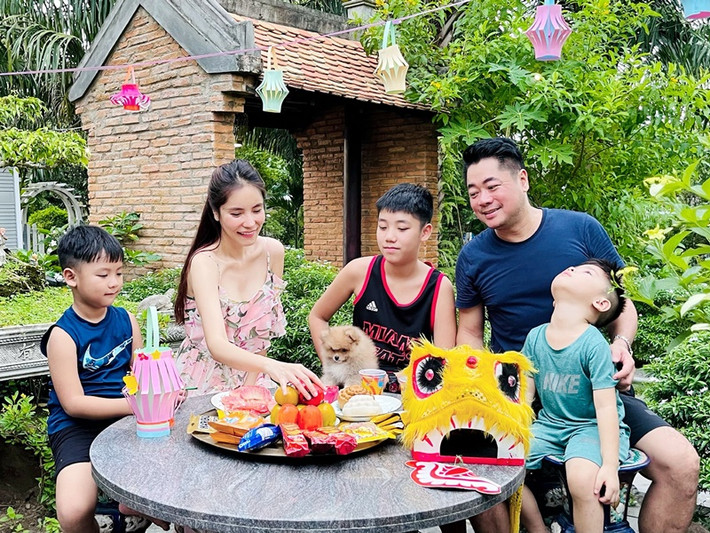 Năm 2008, nữ ca sĩ sinh con trai đầu lòng Đỗ Gia Phúc. Năm 2015 và 2017, Ngô Mai Trang có thêm 2 con trai. Ảnh: FBNV