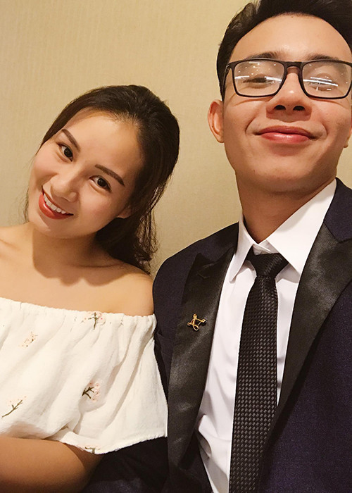Trước đó, trong cuộc phỏng vấn với Zing, Đông Hùng chia sẻ rằng hai năm nữa, anh phải trả hết số nợ của mẹ để cưới bạn gái.