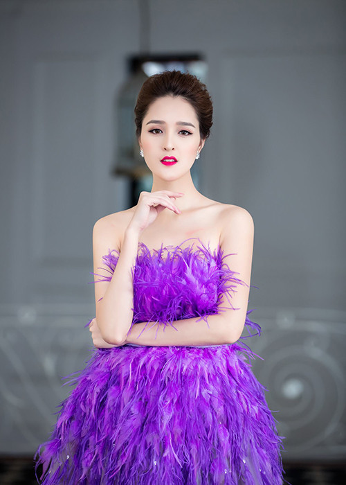 Về Á hậu Đỗ Hoàng Anh, sau khi trắng tay tại cuộc thi Miss Earth 2012, cô sống rất khép kín và không hoạt động nghệ thuật. Ảnh: FBNV