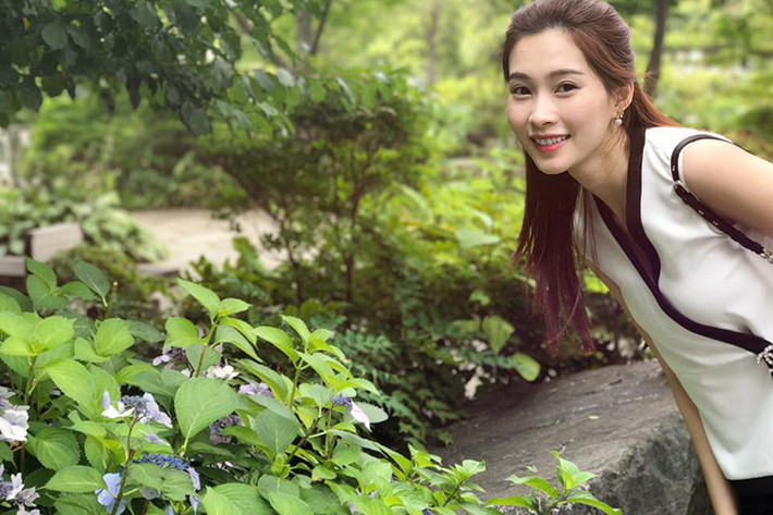 Đặng Thu Thảo rất chú ý cách ăn mặc và phát ngôn. Việc luôn giữ hình ảnh sạch scandal giúp người đẹp gốc Bạc Liêu được công chúng hết mực yêu mến. Ảnh: FBNV