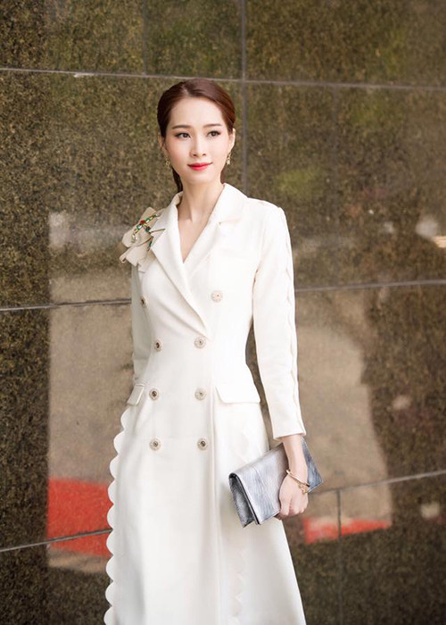 Với Đặng Thu Thảo, cô không mặn mà với showbiz, cô nàng không dùng danh hiệu hoa hậu để tấn công vào làng giải trí. Ảnh: FBNV