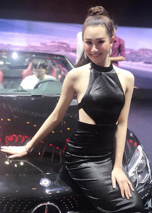 Trước cuộc thi Hoa hậu Phụ nữ sắc đẹp 2017, Anh Thư từng tham gia cuộc thi Hoa khôi Áo dài Việt Nam 2016.