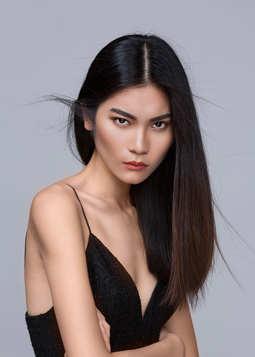 Cạnh tranh ngôi vị quán quân Vietnam’s Next Top Model 2017 cùng Thùy Dương là Kim Dung. Cô từng lọt top 12 của Vietnam's Next Top Model mùa 5.