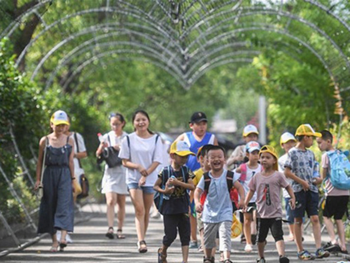Đây từng là một ngôi làng nghèo. Vậy nhưng, sau quá trình phát triển, đến nay đây là một trong những làng giàu có.