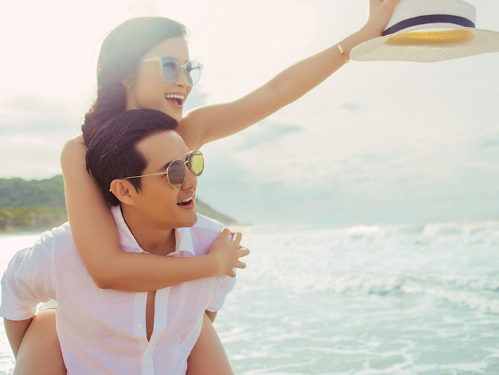 Đám cưới Đông Nhi - Ông Cao Thắng diễn ra vào ngày hôm nay (9/11). Một ngày trước đó, đôi uyên ương đã hoàn tất các thủ tục của lễ ăn hỏi được tổ chức tại TP.HCM.