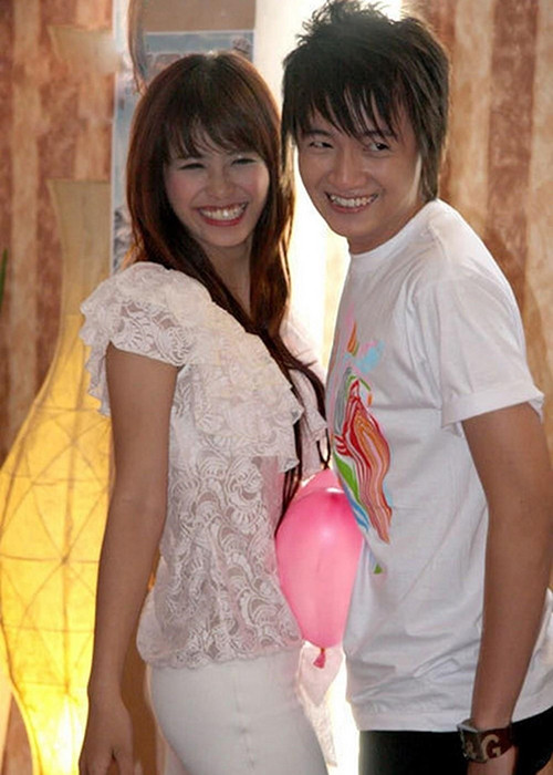 Năm 2008, Đông Nhi đầu quân vào công ty NewGen. Tuy nhiên, ngoại hình được đánh giá trung bình nên cô không được công ty đầu tư đúng mực dù Đông Nhi có tài năng. Ảnh: Zing