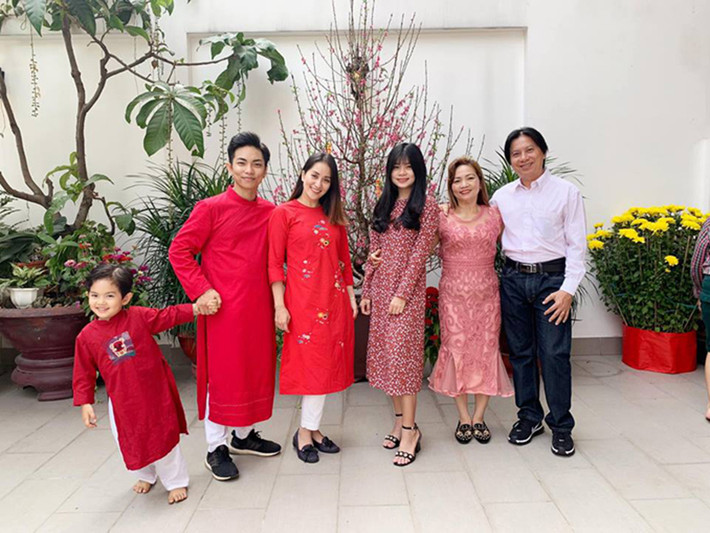 Khánh Thi từng hết lời khen nhan sắc của mẹ chồng. Ảnh: Dân Việt
