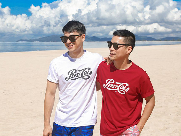 Tháng 1/2015, Adrian Anh Tuấn - Sơn Đoàn tổ chức lễ cưới ở Nha Trang. Đây được cho là đám cưới đồng giới đầu tiên trong làng giải trí Việt.
