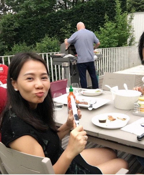 Thu Minh vẫn thường xuyên vào bếp để nấu ăn đãi ông xã và bạn bè