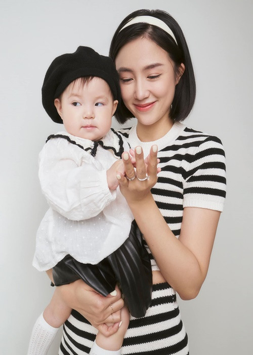 Các chia sẻ trên trang cá nhân của bé Pamela được nhiều cư dân mạng yêu thích.