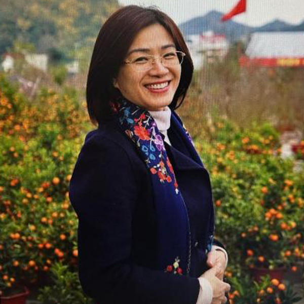 Mẹ chồng Á hậu Thùy Dung hồi đầu năm 2023 gây ngỡ ngàng với khán giả bởi nhan sắc trẻ trung, năng động.
