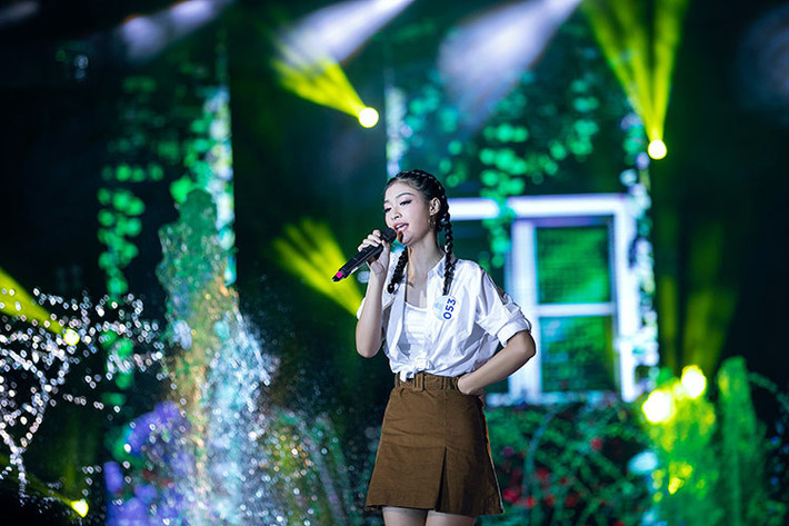Ở phần thi tài năng tại Miss World Việt Nam 2019, Kiều Loan lọt top 5 đề cử với phần biểu diễn ca khúc "Uống trà".