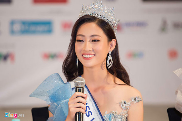 “Chị vừa có ngoại hình xinh đẹp, hình ảnh long lanh vừa sở hữu trí tuệ, sự thông minh nữa", Thùy Linh chia sẻ. Ảnh: Zing