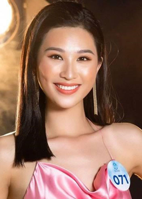 Phạm Thị Anh Thư sinh năm 1997, cao 1m75, nặng 53 kg và số đo 3 vòng 84-63-91 cm. Cô thuộc nhóm thí sinh có hình thể cân đối nhất. Thành tích của Anh Thư trước khi đến với Miss World Việt Nam 2019 là top 5 cuộc thi Hoa khôi Áo dài 2016 và Hoa hậu Phụ nữ Sắc Đẹp - Miss Beauty Woman 2017.