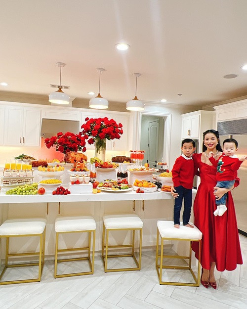 "Hoa hậu quốc dân" một thời có hai cậu con trai kháu khỉnh.