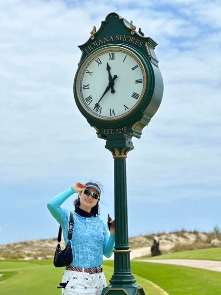 Kim Huệ của hiện tại thích đi du lịch, chơi golf...