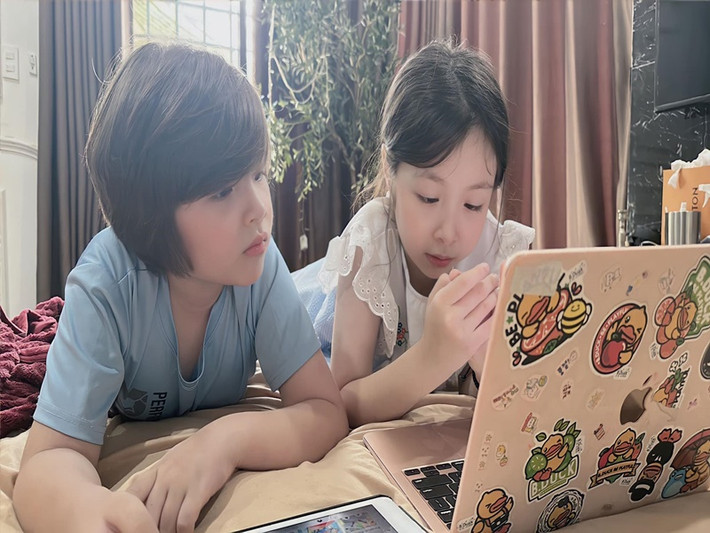 Elly Trần từng lo lắng khi con trai thứ hai Túc Mạch nói với cô giáo không biết tiếng Việt.