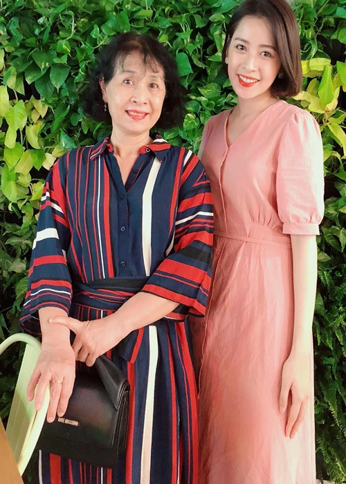 Chi Pu thừa hưởng nhiều nét đẹp từ mẹ. Ảnh: FBNV