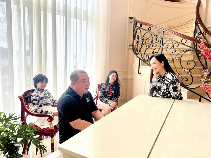 Nhiều người dự đoán bé Suti sẽ là hoa hậu trong tương lai.
