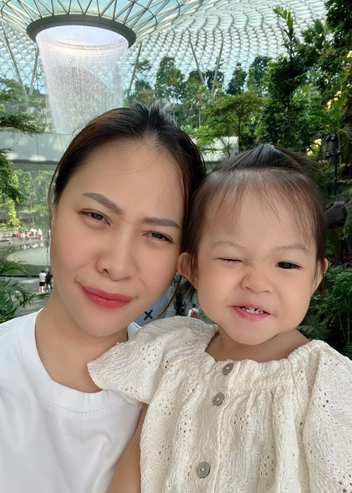 Những khoảnh khắc đáng yêu hết nấc của bé Suchin đốn tim cư dân mạng.