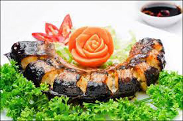 Trên thị trường, cá chình được bán với giá lên tới 500.000 đồng/kg. Như vậy, một con cá chình nặng vài kg thì giá tiền có thể lên tới vài triệu đồng.