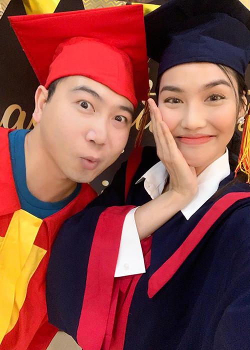Lan Khuê kết hôn với doanh nhân Tuấn John năm 2018. Đáng chú ý, chồng của Lan Khuê từng hẹn hò Thúy Vân.