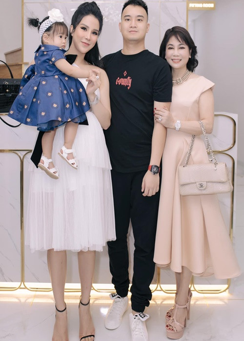 Đức Phạm không lên tiếng sau khi Diệp Lâm Anh thông báo việc ly thân.