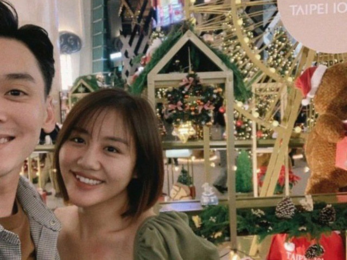 Năm 2019, Văn Mai Hương liên tục khoe ảnh bên bạn trai giấu mặt. Ảnh: FB Văn Mai Hương