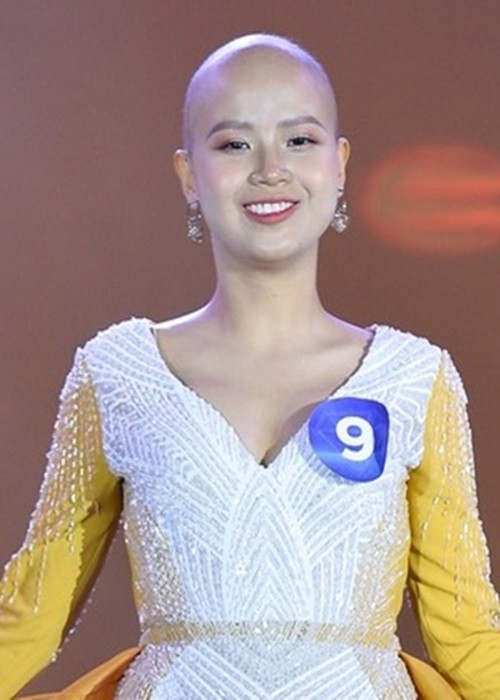 Cô từng đoạt giải Hoa khôi truyền cảm hứng tại cuộc thi Duyên dáng Ngoại Thương năm 2019 nhờ câu chuyện vượt qua căn bệnh ung thư. Ảnh: Vietnamnet