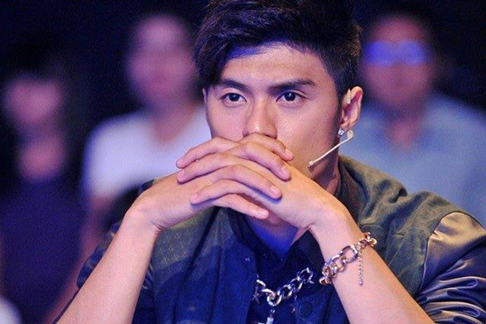 Lâm Vinh Hải ví mình giống Đàm Vĩnh Hưng, cứ hàng tháng phải đóng tiền nợ của gia đình. “Món nợ này có từ lâu mà tôi cũng không hiểu bắt nguồn thế nào”, nam vũ công nói với Zing trong cuộc phỏng vấn. Ảnh: FBNV