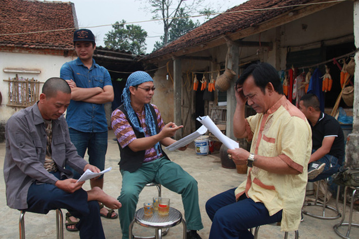 “Đại gia chân đất 7” do đạo diễn kiêm diễn viên Trần Bình Trọng viết kịch bản và sản xuất ra mắt vào cuối tháng 12/2016. (Ảnh: VTV)
