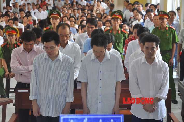 5 bị can còn lại là cán bộ NH có chi nhánh tại Hậu Giang, Sóc Trăng, Bạc Liêu bị tuyên án từ 2-7 năm tù về tội “Vi phạm quy định về cho vay trong hoạt động của các tổ chức tín dụng”.