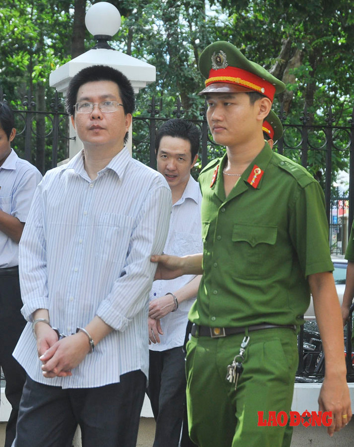 Sau khi tuyên án, các bị cáo được di lý về cơ quan tạm giam.