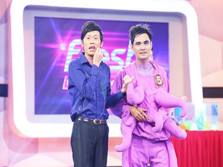 Ở mảng gameshow, Hoài Linh “cầm cân nảy mực” của nhiều gameshow như: Ơn giời cậu đây rồi, Tìm kiếm tài năng Việt Nam, Gương mặt thân quen, Bước nhảy ngàn cân, Ca sĩ giấu mặt, Cười xuyên Việt, Người bí ẩn, Hội quán tiếu lâm, Bí mật đêm chủ nhật.