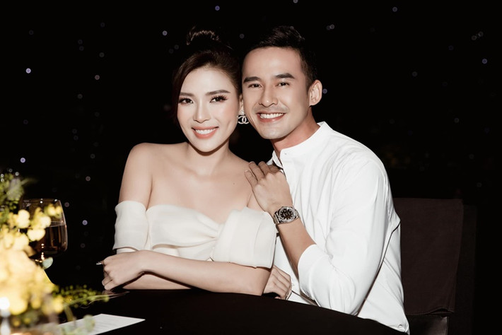 Lương Thế Thành còn hài hước cho rằng Thúy Diễm sợ anh. "Lý do tại sao vợ sợ tôi vì tất cả những chuyện gì vợ muốn làm thì tôi đều làm trước hết, không để cho vợ làm, ngay cả những việc vợ chưa kịp mở lời tôi đã làm rồi, như về nhà thấy nguyên đống chén bát thì tôi nhảy vào rửa liền… Mình phải chơi đánh phủ đầu. Một điều quan trọng nhất là phải chịu đựng, dù vợ có nổi nóng mình cũng phải nhịn", Pháp Luật TP HCM dẫn lời Lương Thế Thành.
