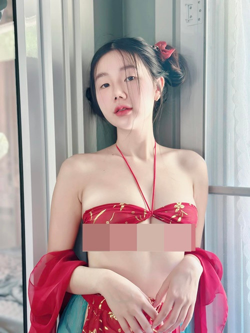 Hot girl Pimpika Janngam, đến từ Chang Mai, Thái Lan. Cô nàng có gu thời trang táo bạo.