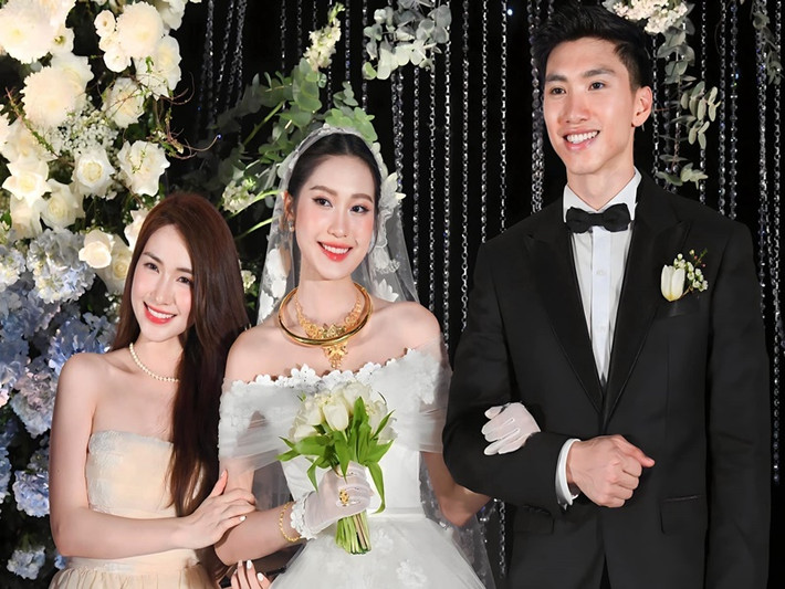 Nữ ca sĩ khẳng định, cô rất bận rộn nên chỉ tham gia đám cưới của những người cô yêu thương, kính nể và trân trọng.