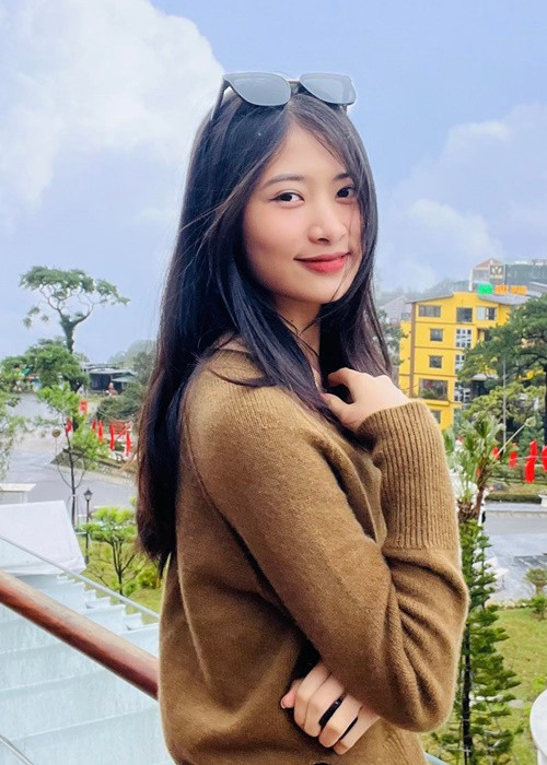 Hồng Trang sở hữu nét đẹp dịu dàng. Ảnh: FBNV.