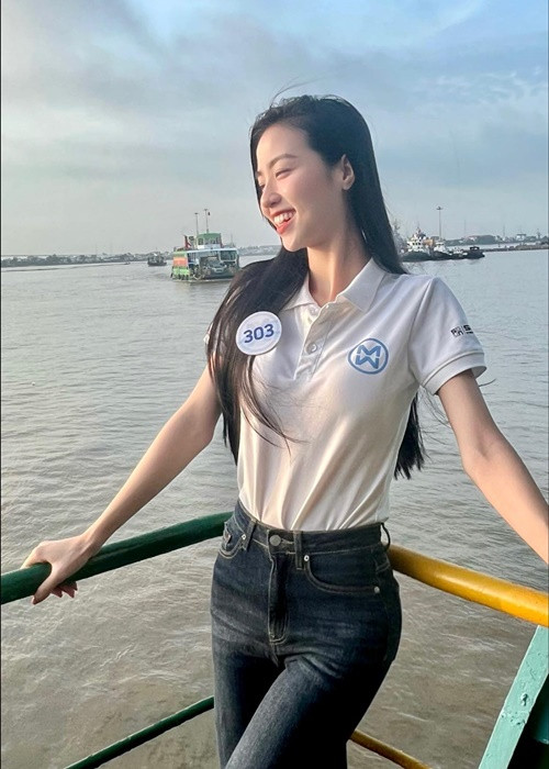 Người đẹp đến từ Bình Phước mặc giản dị, kín đáo vẫn đẹp gây mê.