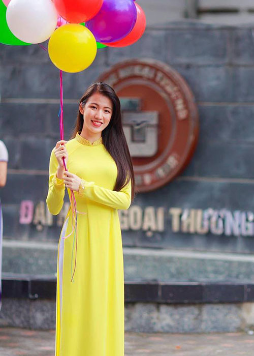 Tuyết Trang sinh năm 1994 tại Thái Bình. Cô cao 1m71, nặng 50 kg và sở hữu số đo ba vòng: 80-63-89. Ảnh: FBNV